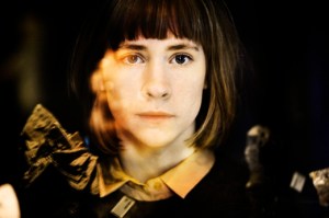 Pressefotos af forfatteren Amalie Smith