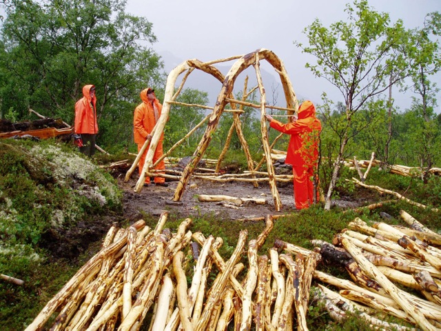 1.Sorfinnset skole_Constructing The Turf House